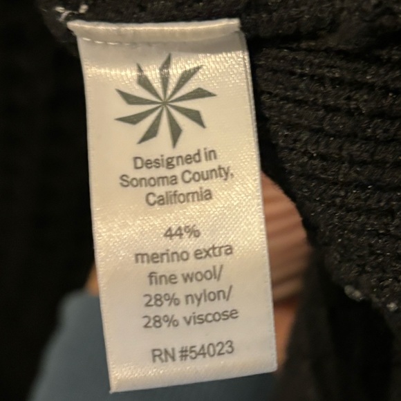 Athleta, Honeycomb, Wool Blend, Black Sweater - Picture 5 of 8